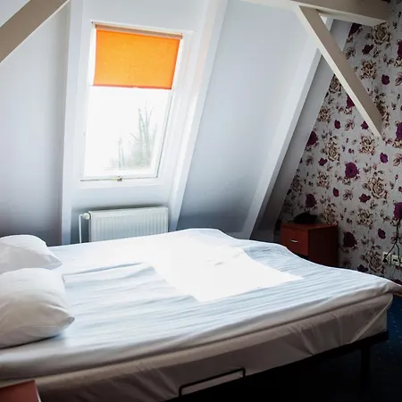 Auto Port Renice Motel